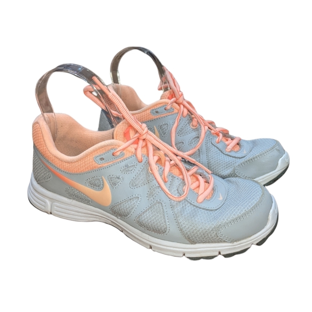 NIKE Women's Gray and Peach Orange Ombre Running Tennis Shoes. Size 8.5 say 9
